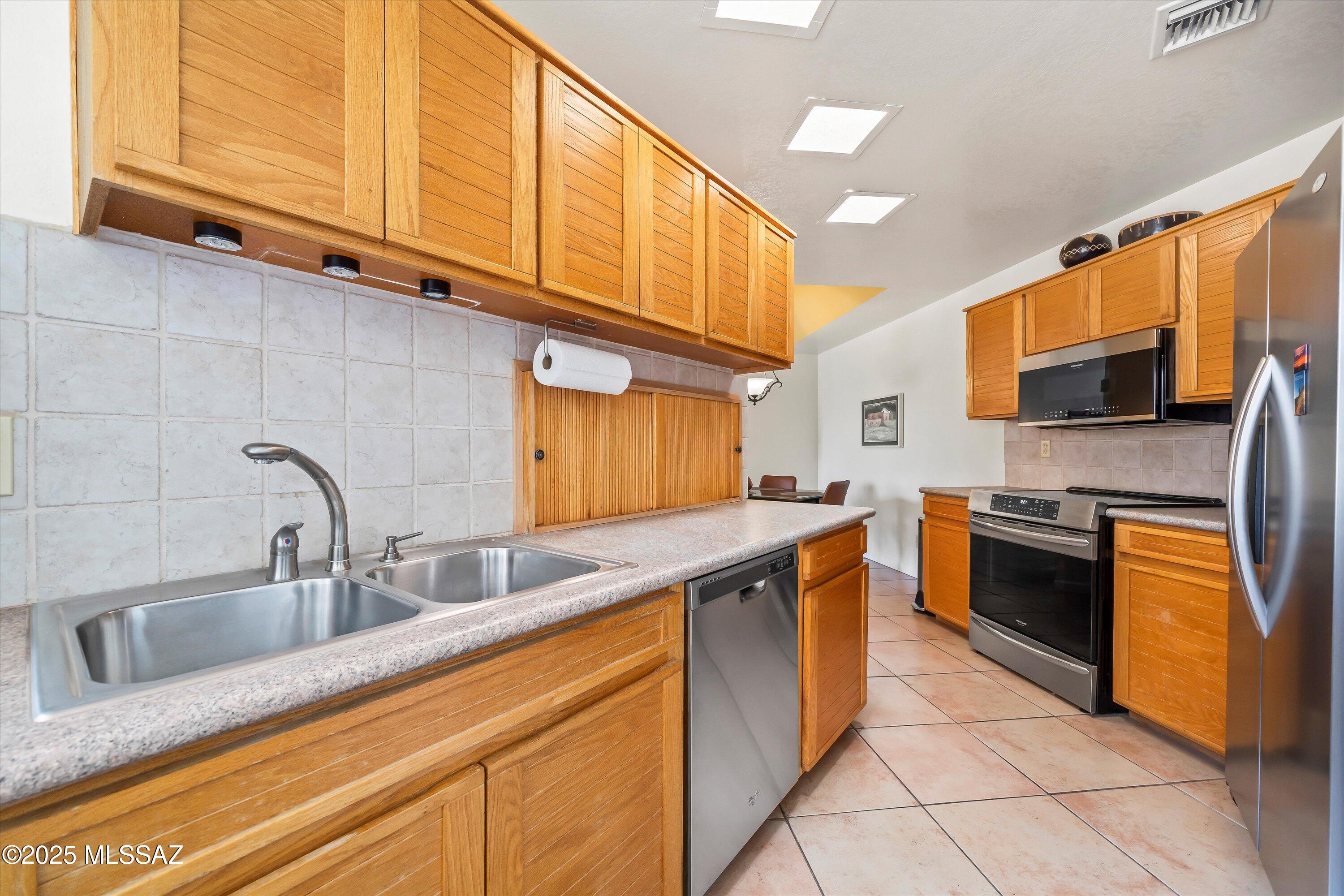 Condos At La Paloma (The) - Residential