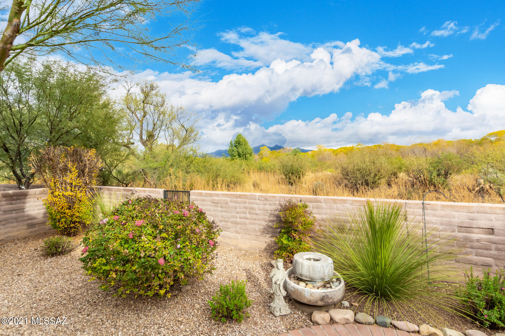 Barrio Trails Head - Residential