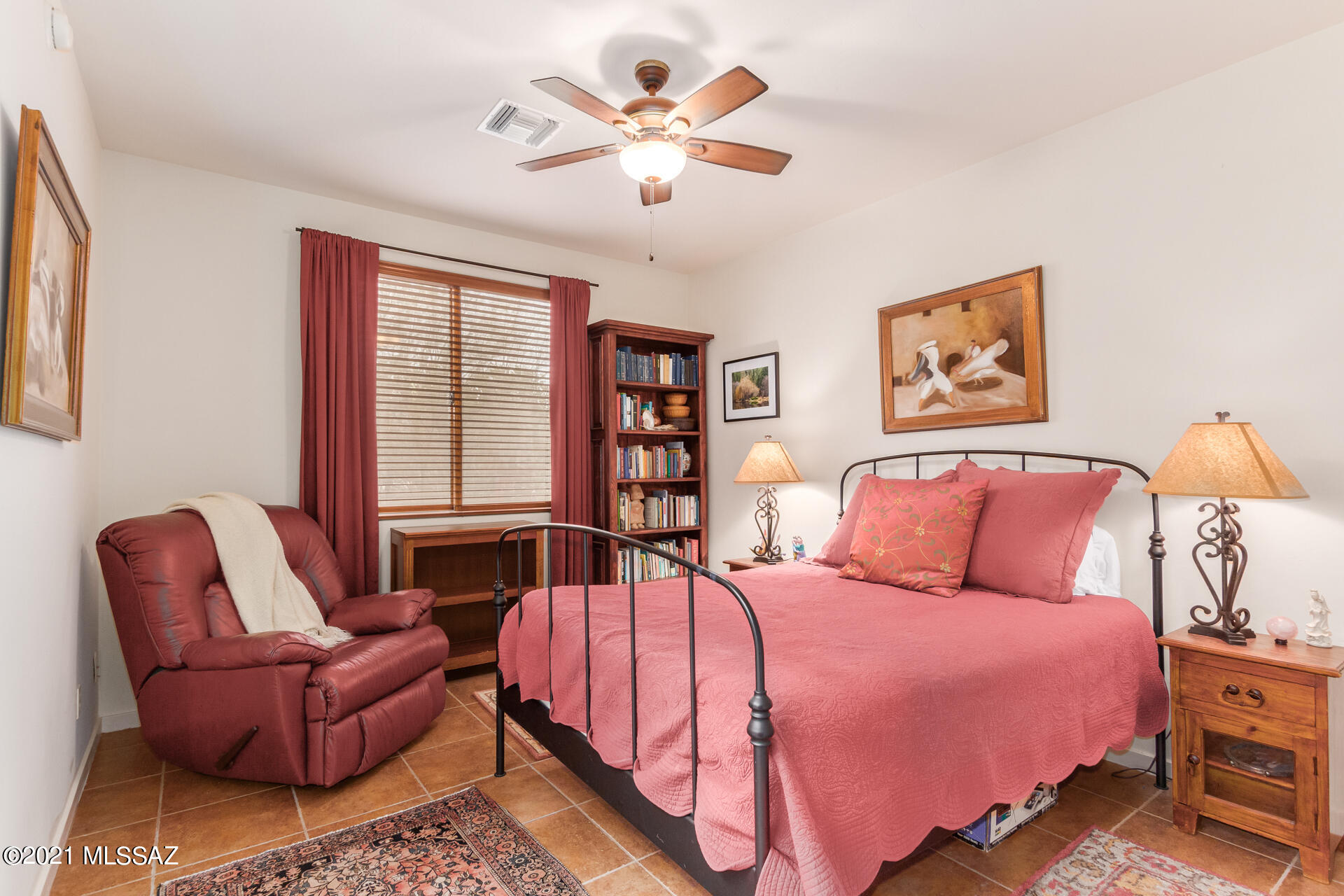 Barrio Trails Head - Residential