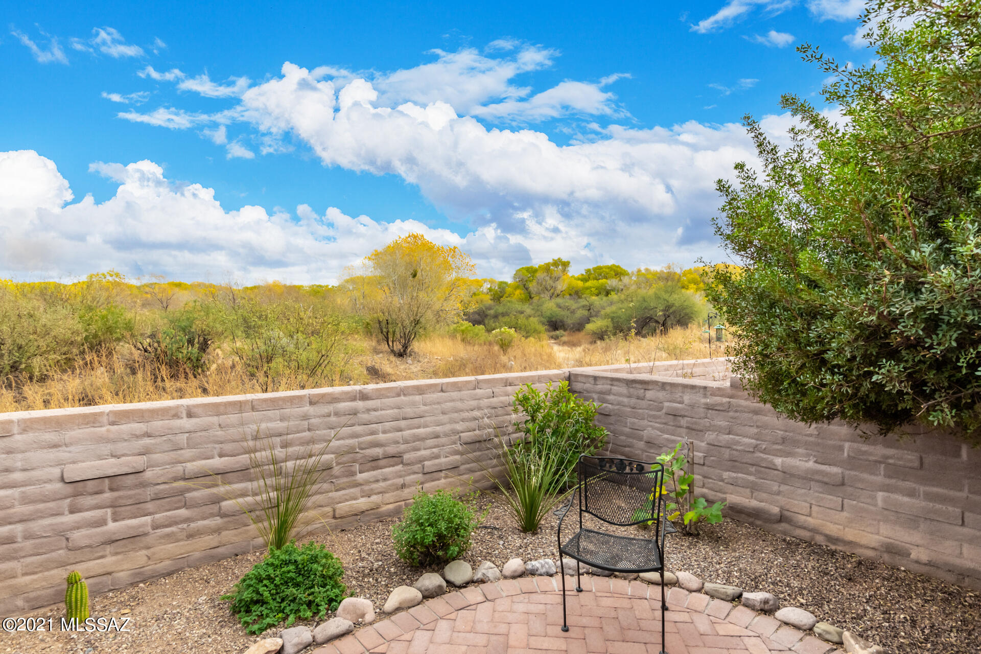 Barrio Trails Head - Residential