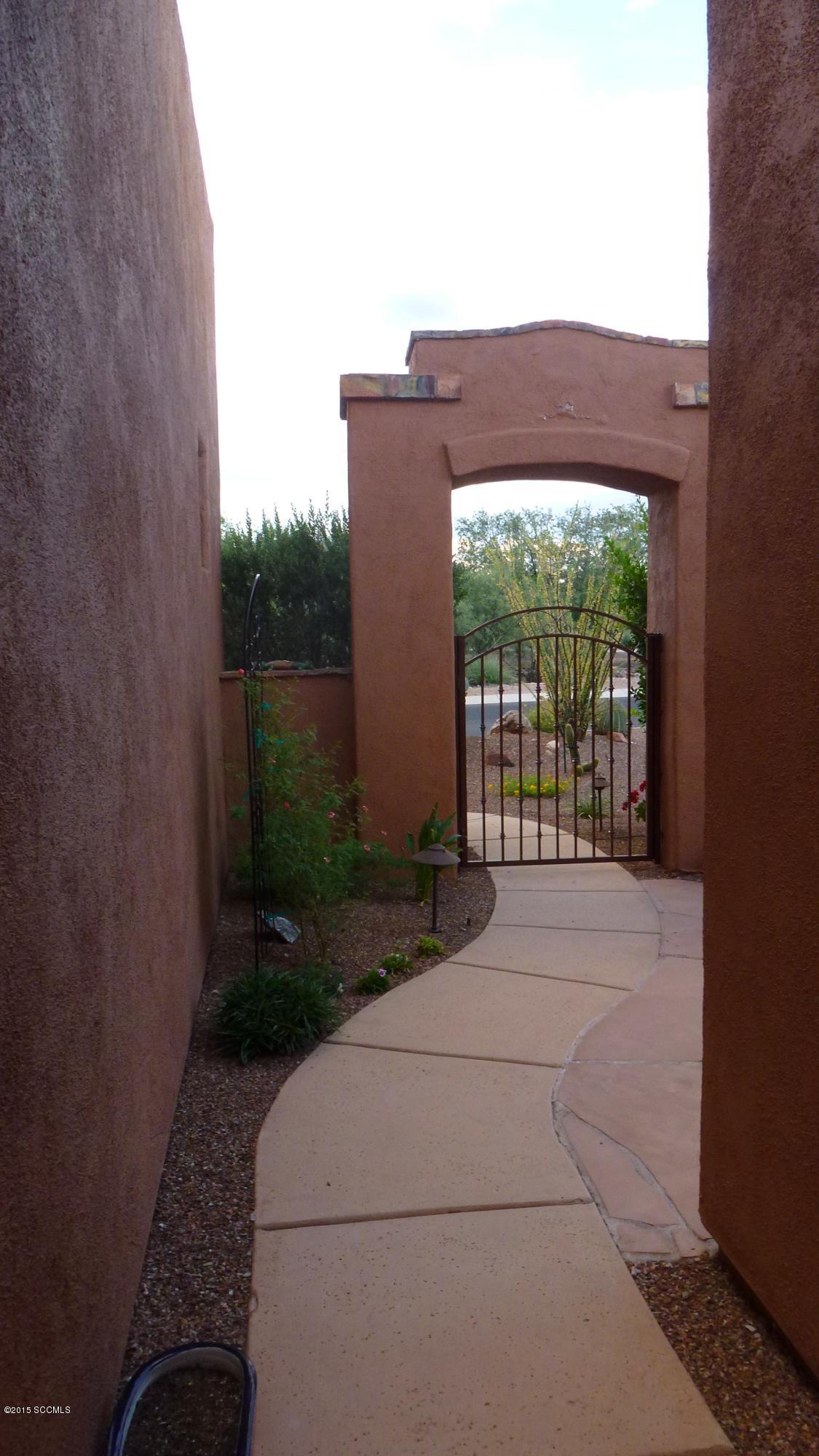 Barrio Trails Head - Residential