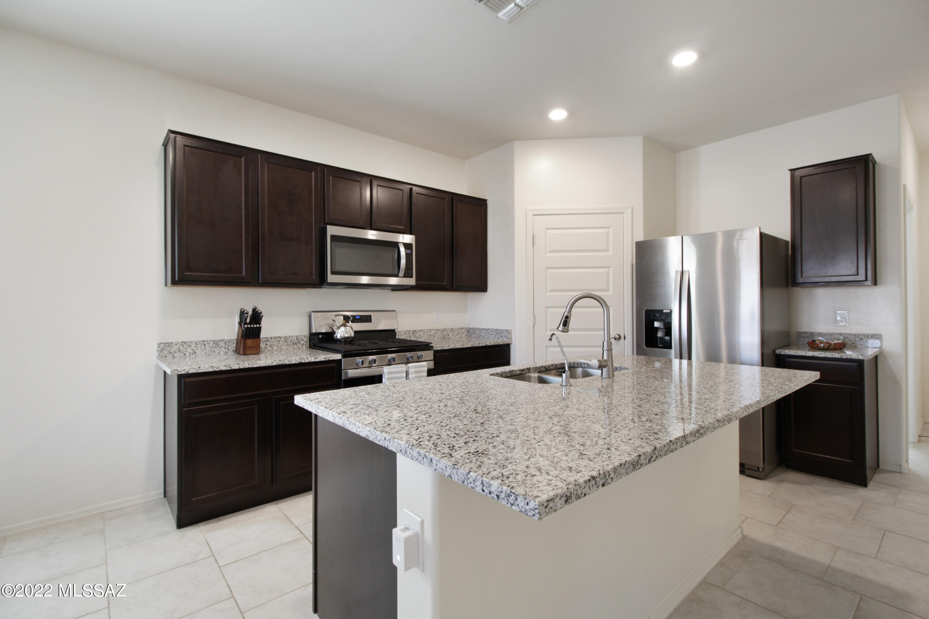 Saguaro Bloom SQ20180540069 - Residential