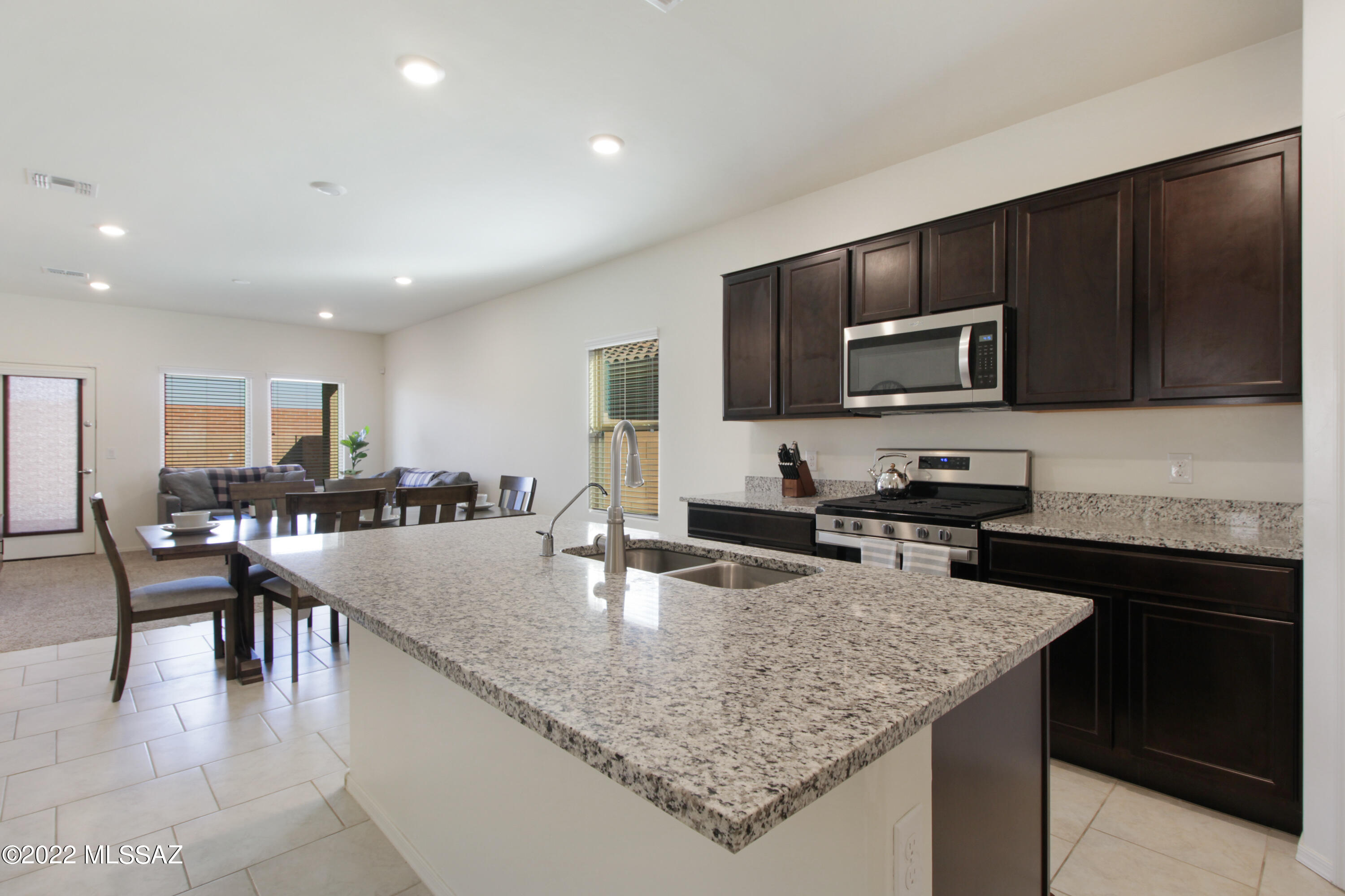 Saguaro Bloom SQ20180540069 - Residential