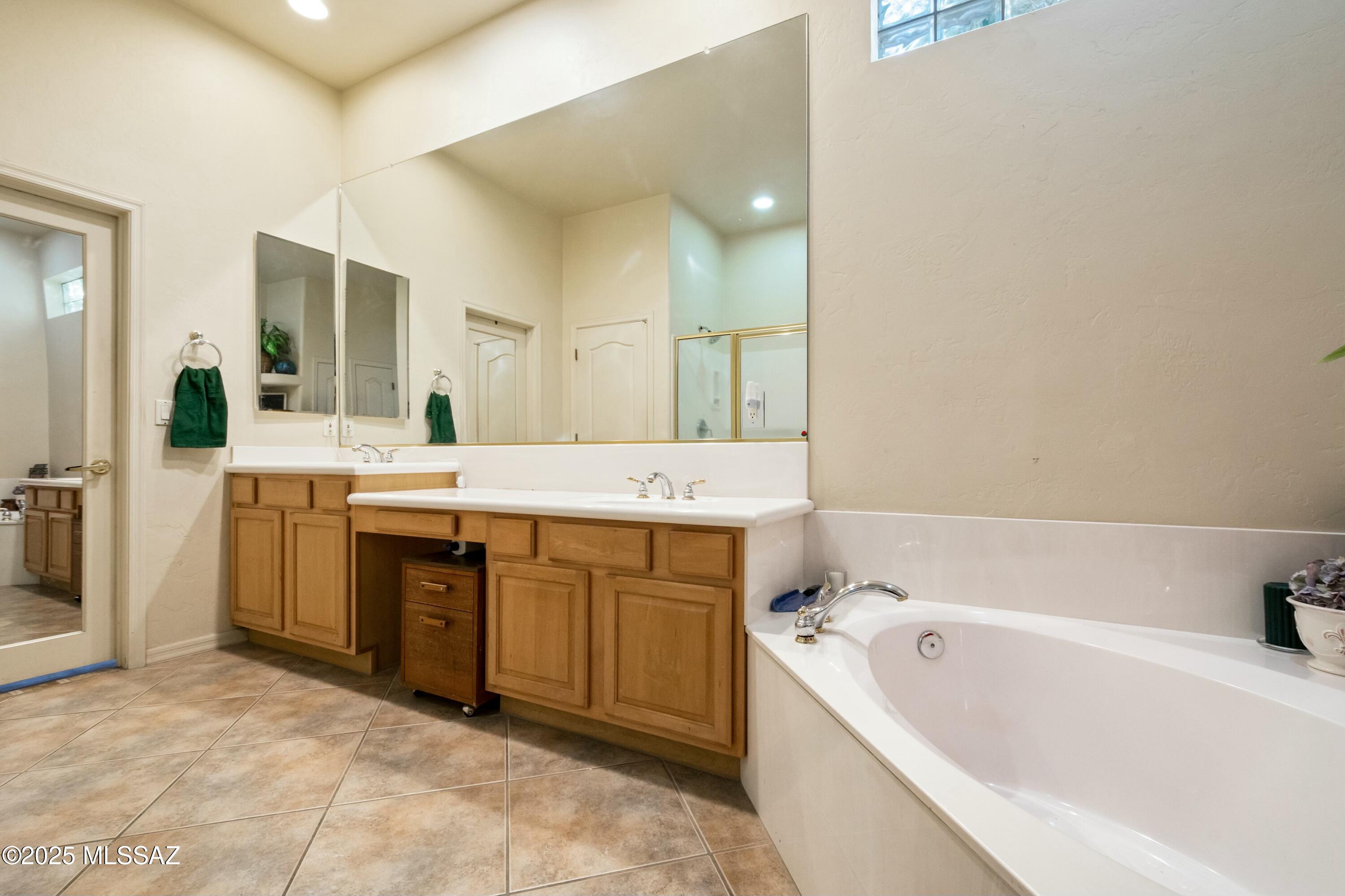 Sabino Mountain (1-290) - Residential