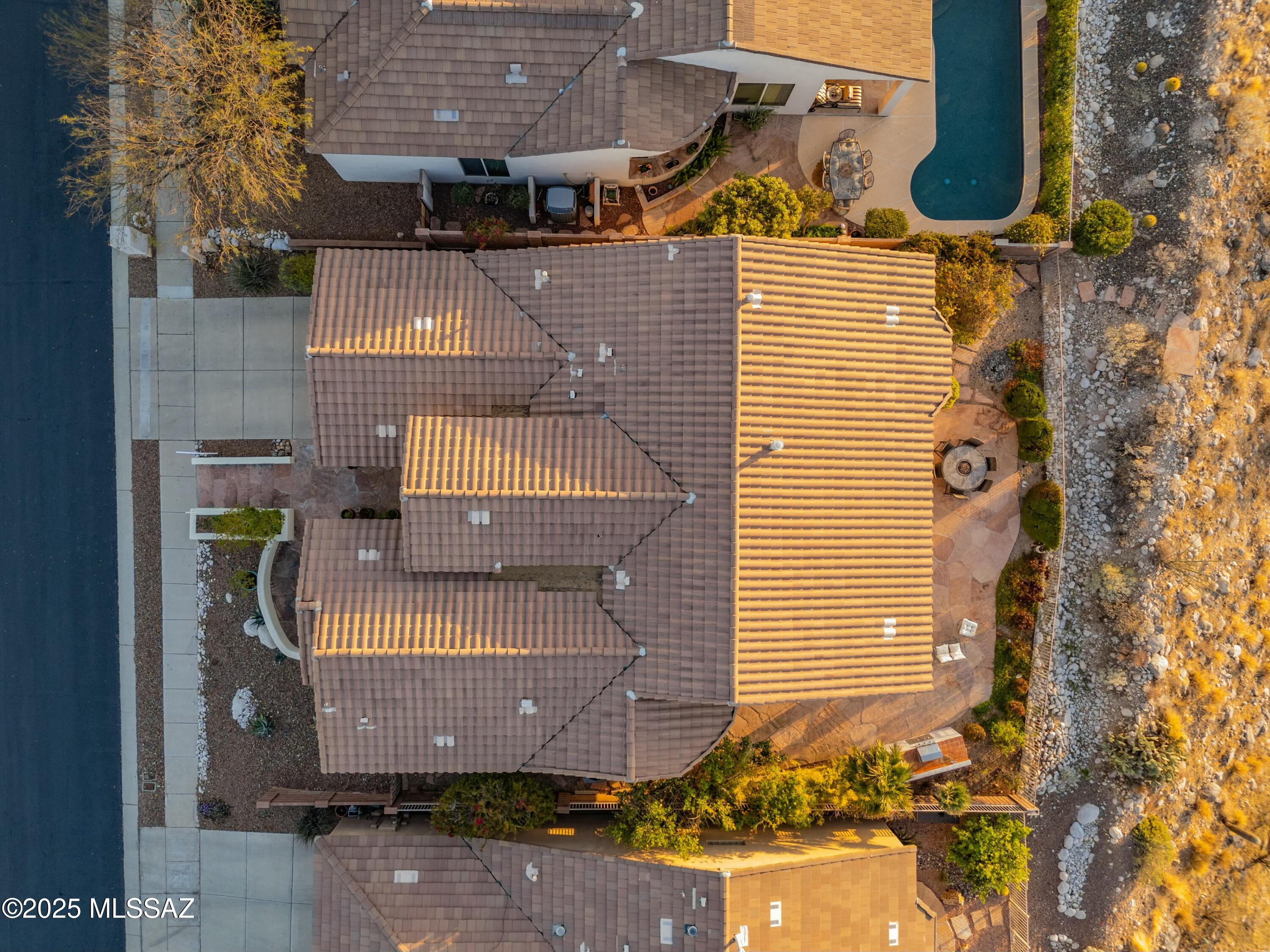 Sabino Mountain (1-290) - Residential