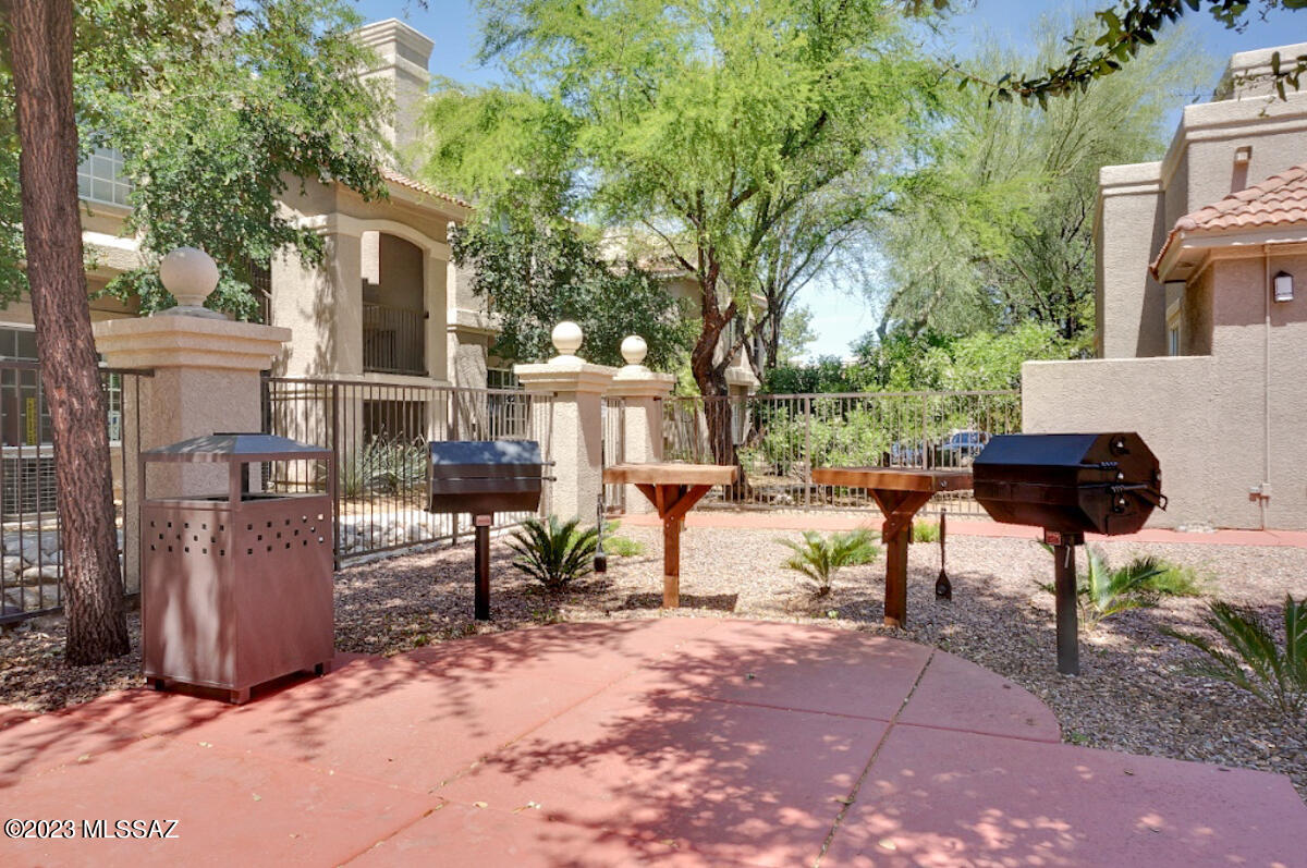 The Boulders at La Reserve Condominiums - Residential