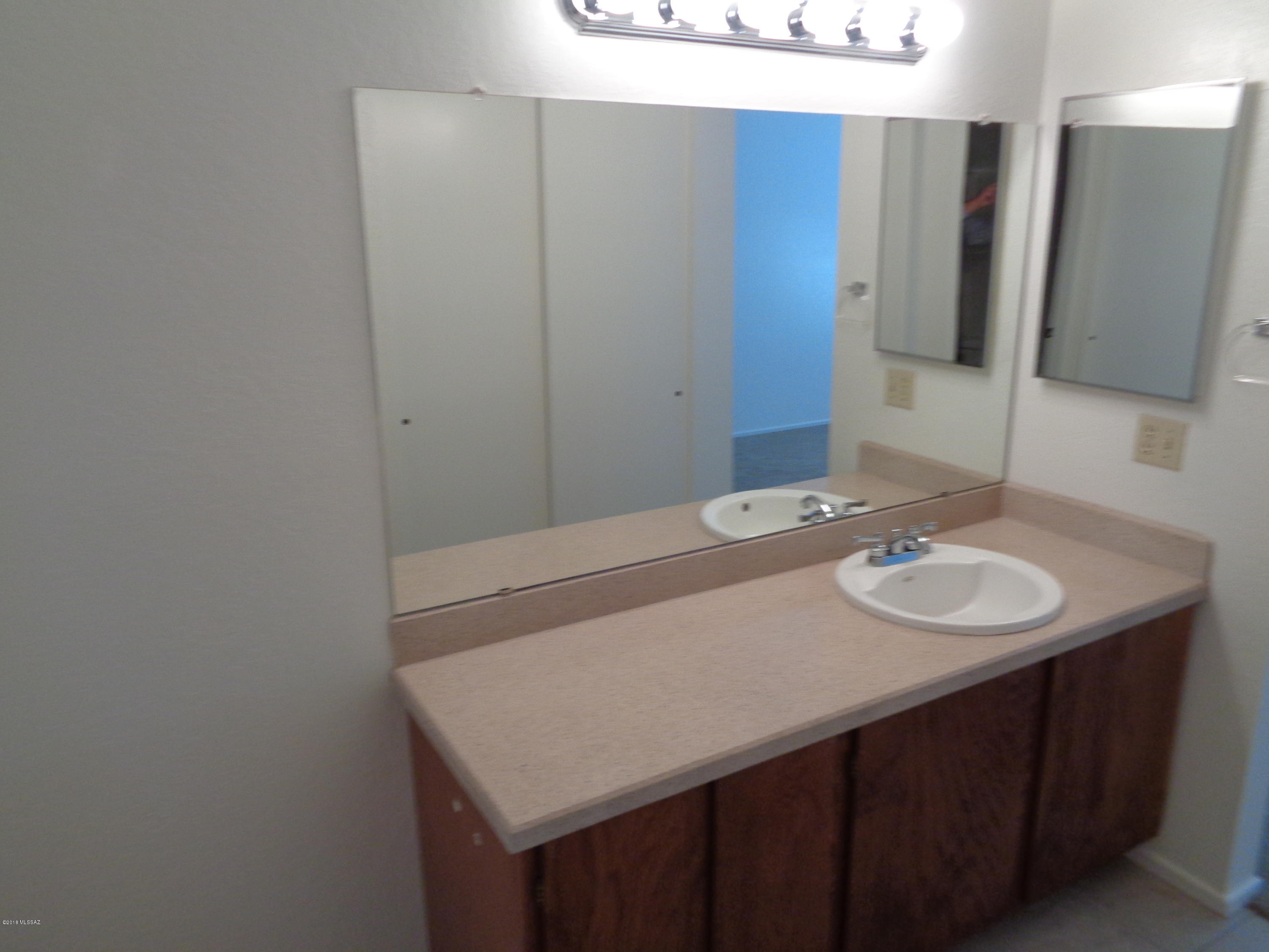 Summertree Condominiums (1-224) - Residential