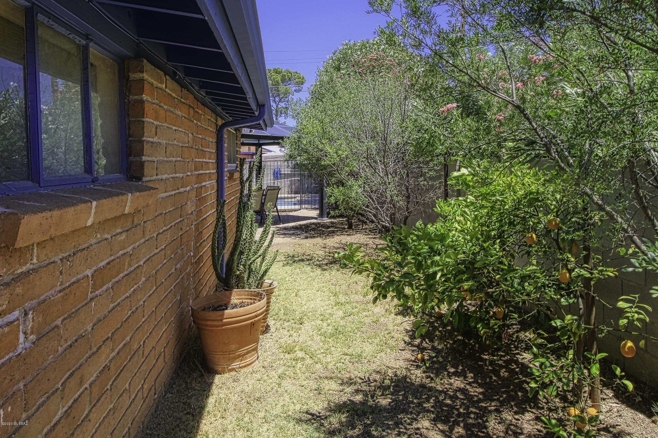 Luthman-Rhodes - Residential