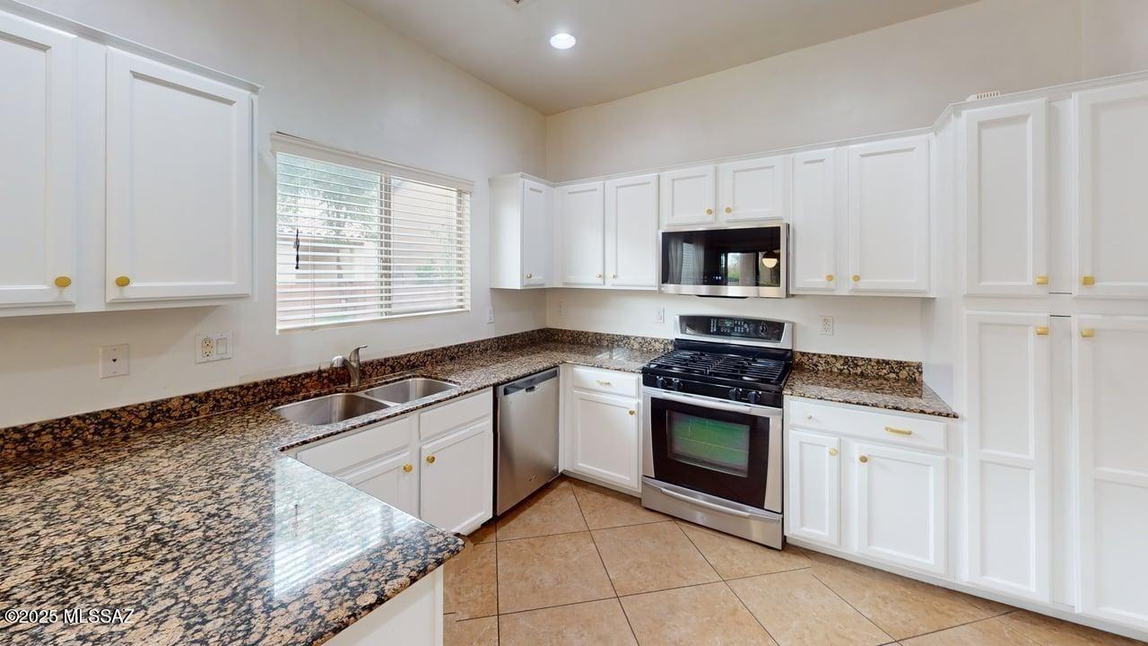 Paseo del Rio - Residential Lease