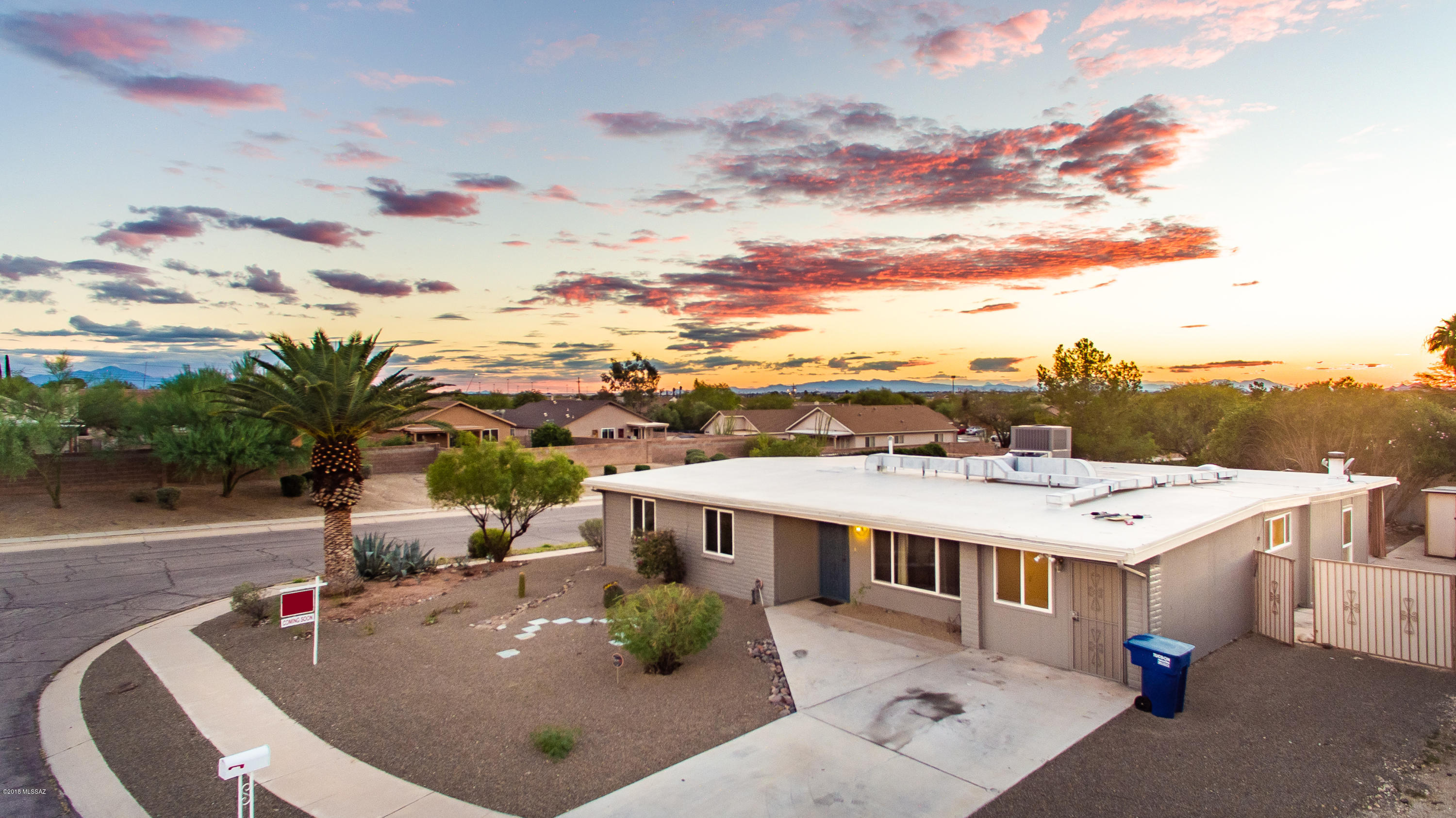BEAUTIFUL 3 BEDROOM 2 BATH  1952 SQ FT HOME!!!!!!!
YES!!!!! nearly 2,000 sq ft check out all the living space  and thats not including the large backyard with POOL. 
WHAT MORE CAN YOU ASK FOR?