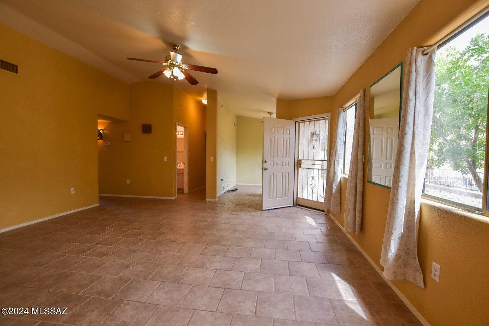 Mountain View Manor - Residential
