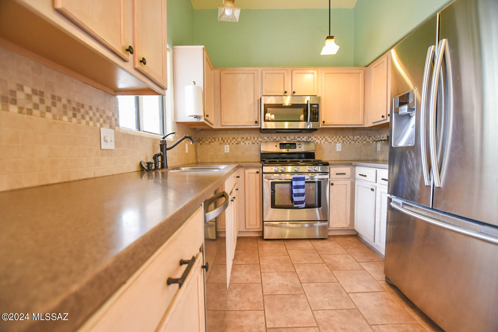 Mountain View Manor - Residential