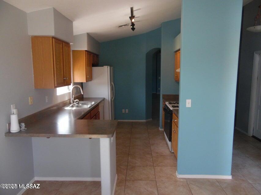 Golden Hills (1-35) - Residential Lease