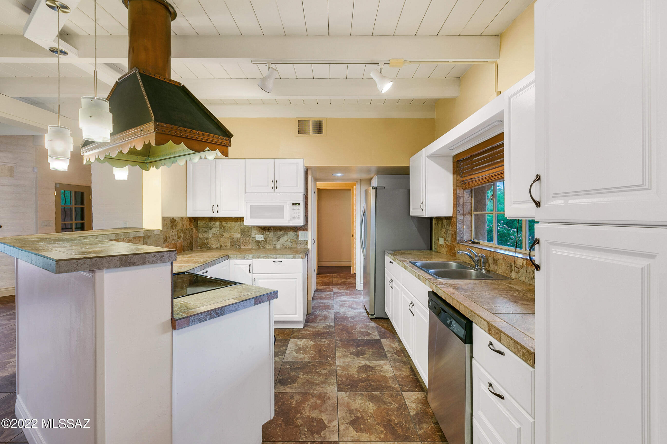 Casas Adobes Estates NO. 3-A - Residential Income