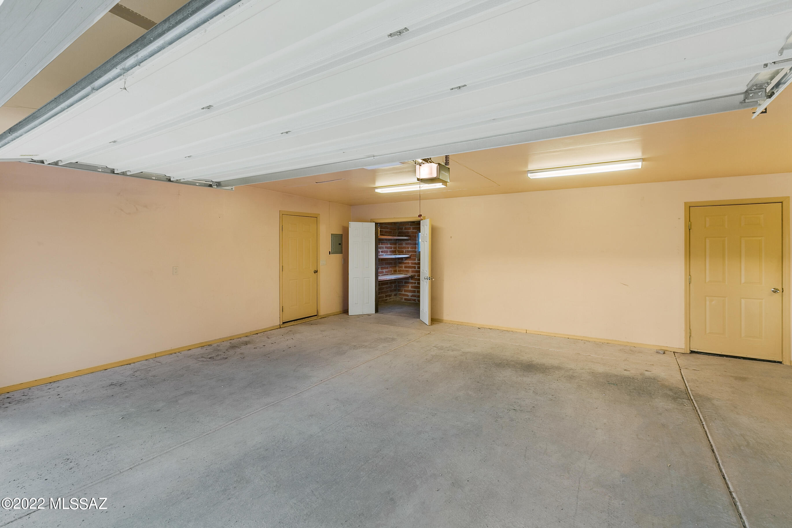 Casas Adobes Estates NO. 3-A - Residential Income