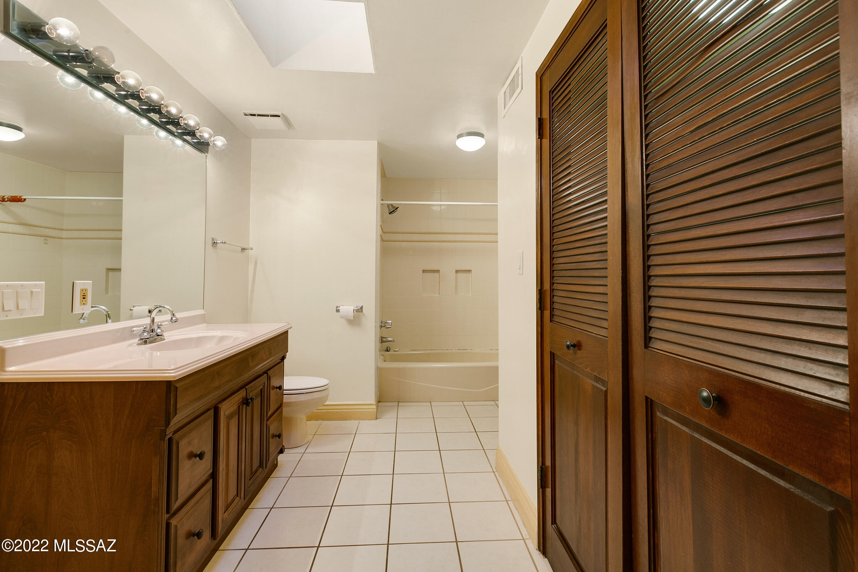 Casas Adobes Estates NO. 3-A - Residential Income