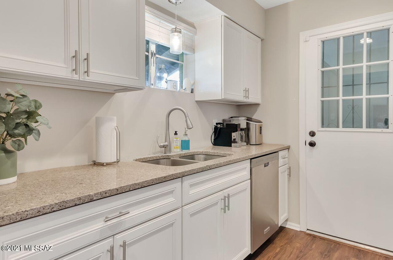 El Encanto Apartments - Residential