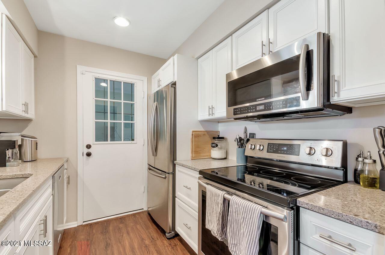El Encanto Apartments - Residential