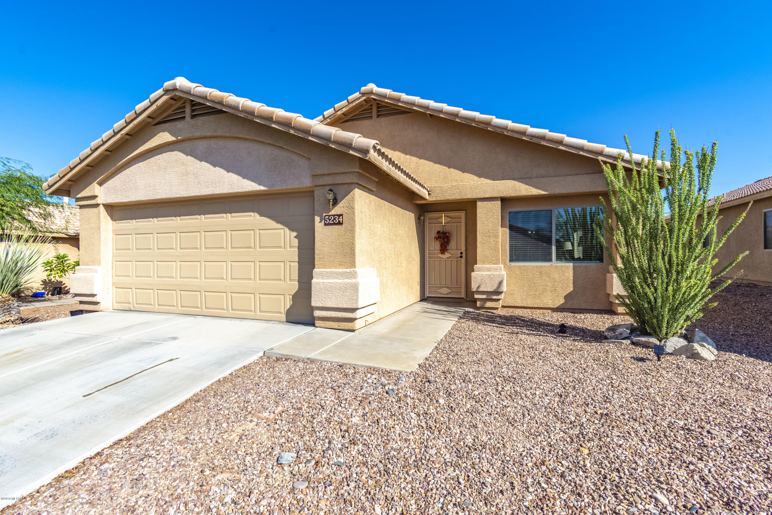 * Short Sale * Being offered by original owner. Very well maintained home with front living dining and 2nd living area off the kitchen. 3 ample sized bedrooms with 2 baths. Master bedroom big enough for enormous bed & 2 night stands. Open kitchen with pantry and pot shelves. 
New in summer of 2019 an above ground pool is included in the sale. Great location for EZ access to I-10 and the outlet mall on Twin Peaks area.
