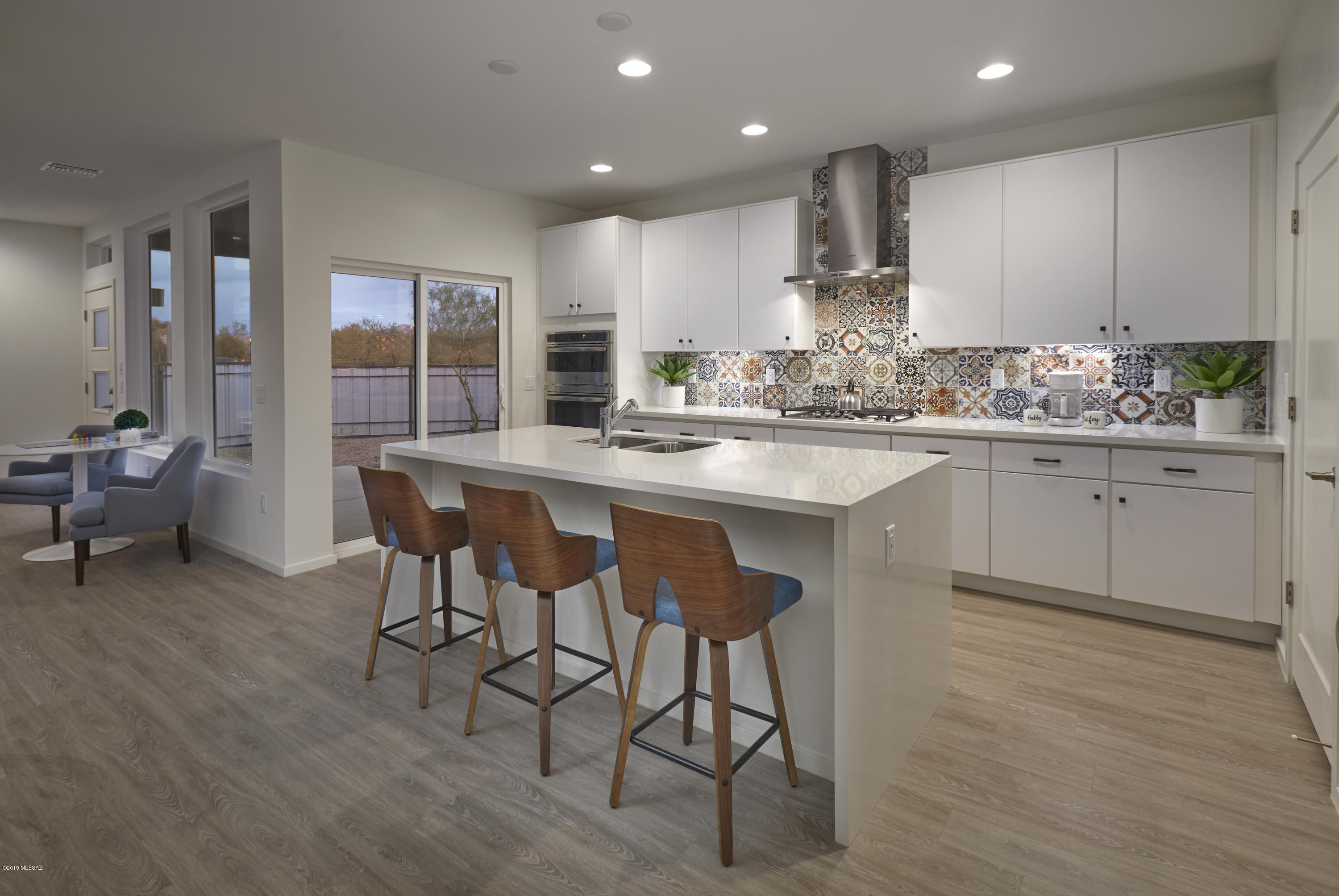 Camino Modern SQ20180120608 - Residential