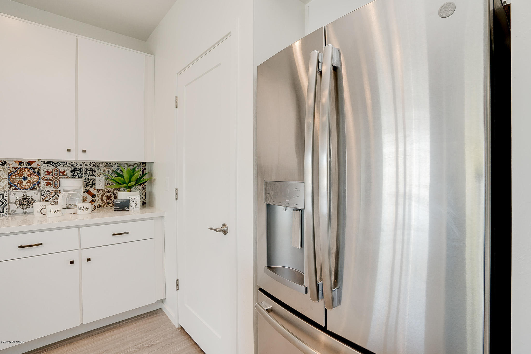 Camino Modern SQ20180120608 - Residential