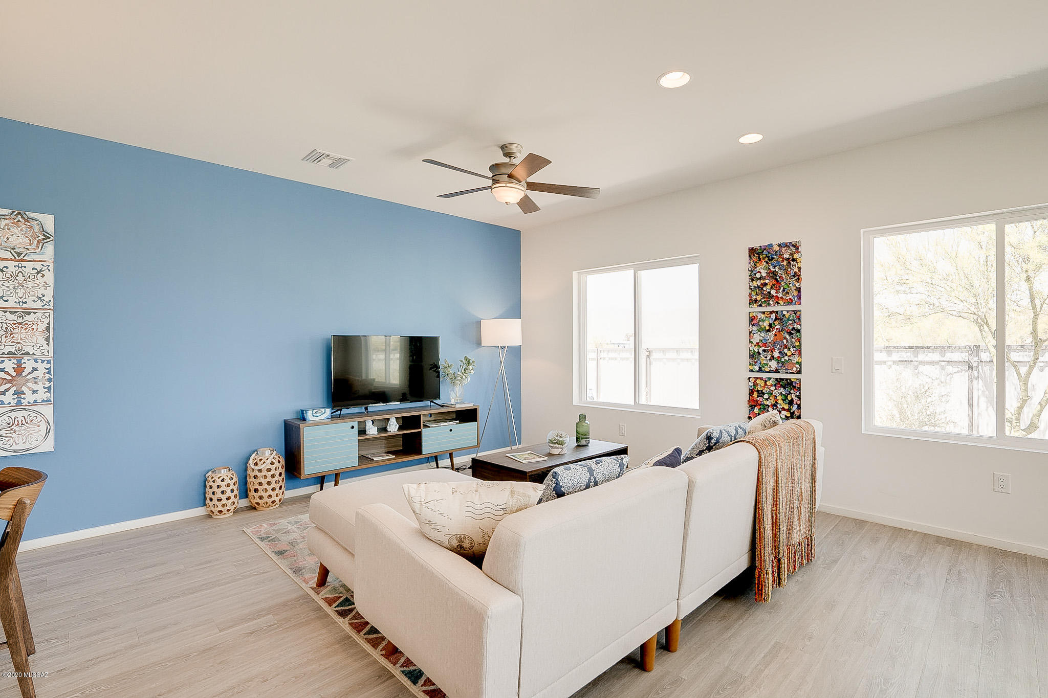 Camino Modern SQ20180120608 - Residential
