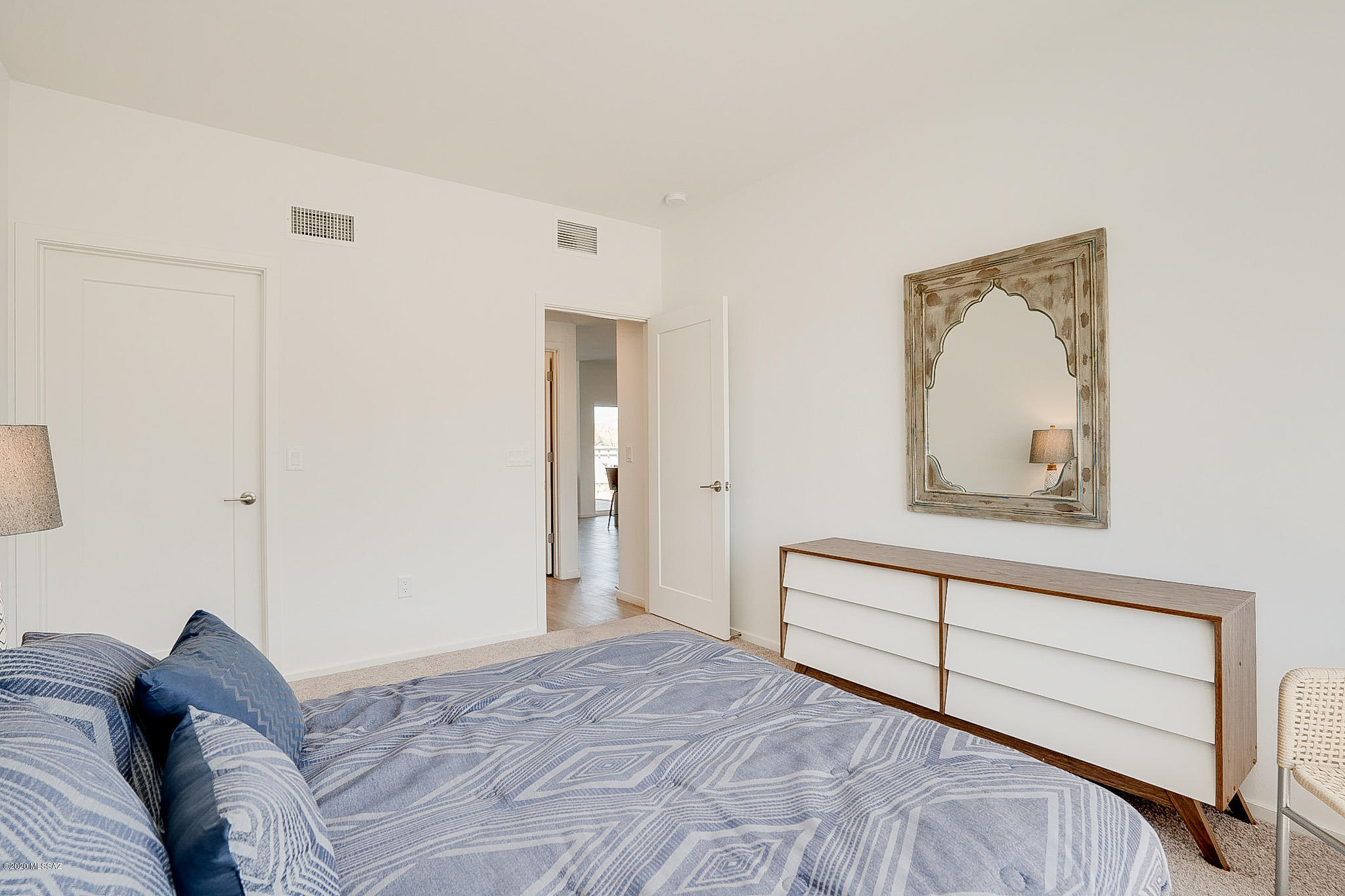 Camino Modern SQ20180120608 - Residential