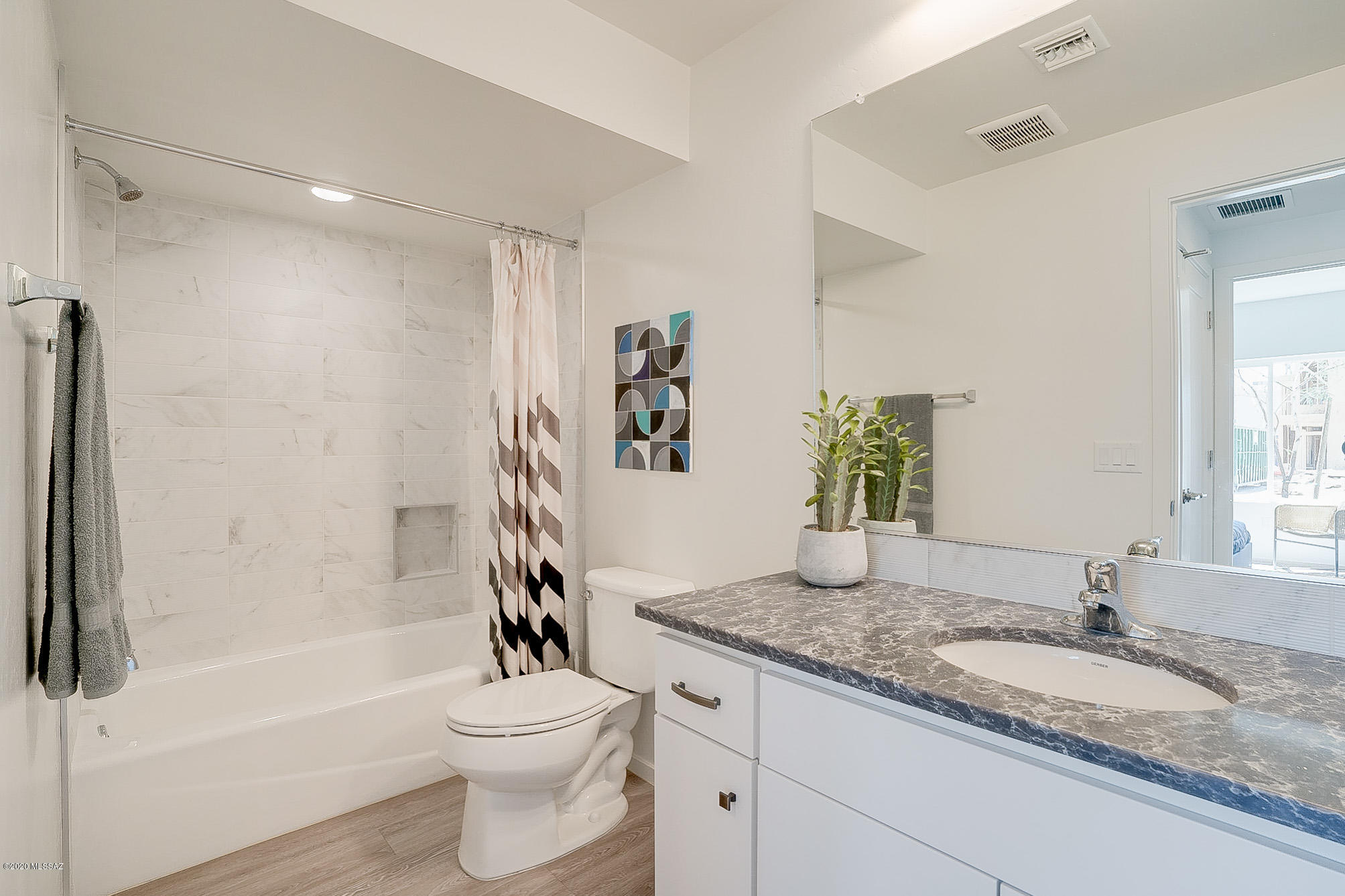 Camino Modern SQ20180120608 - Residential