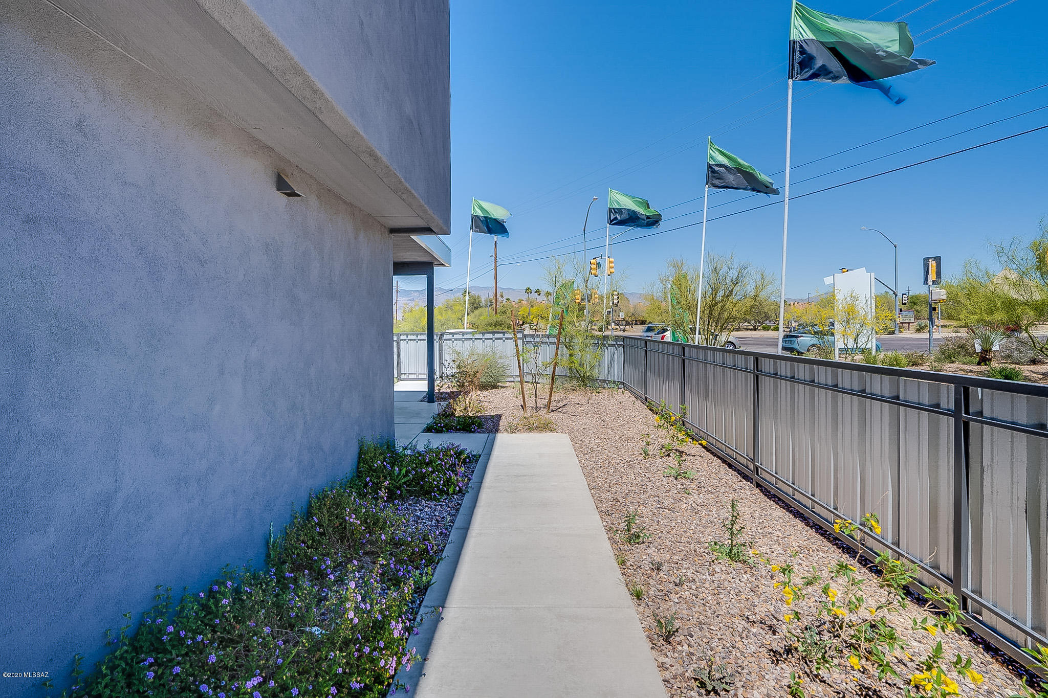 Camino Modern SQ20180120608 - Residential
