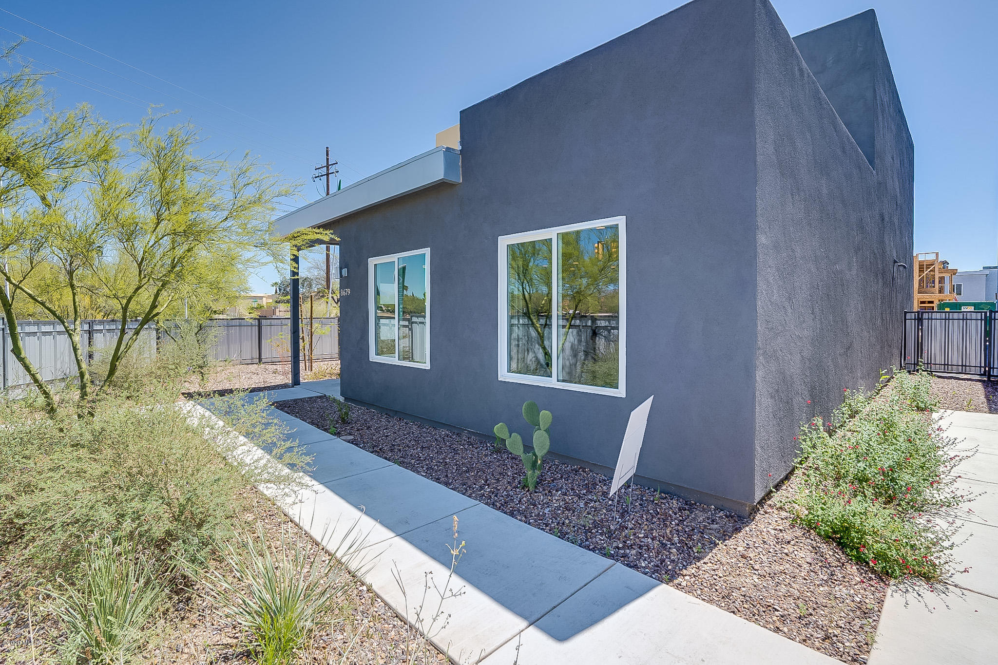 Camino Modern SQ20180120608 - Residential