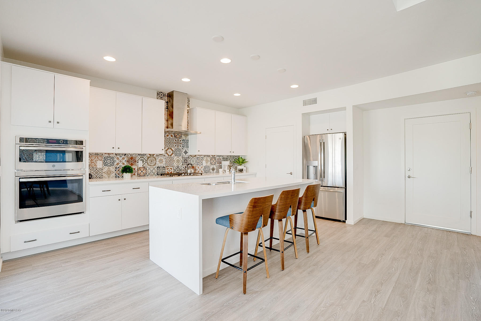 Camino Modern SQ20180120608 - Residential
