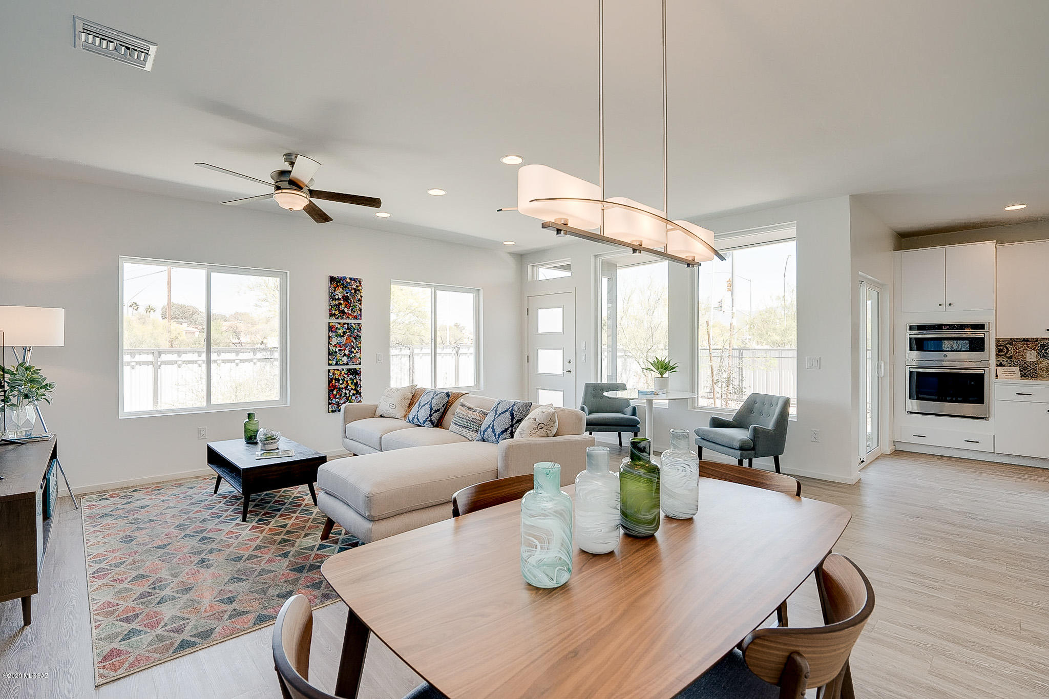 Camino Modern SQ20180120608 - Residential