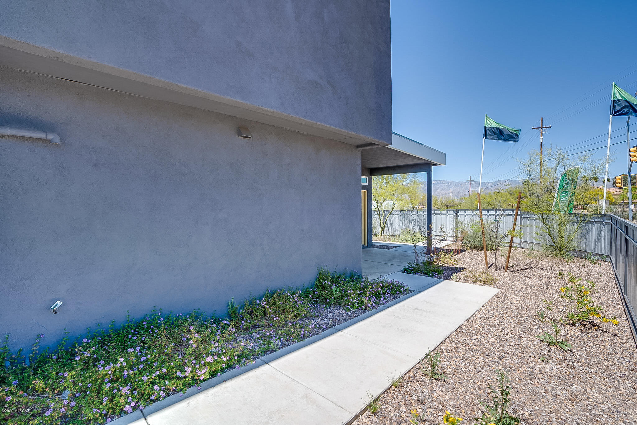Camino Modern SQ20180120608 - Residential
