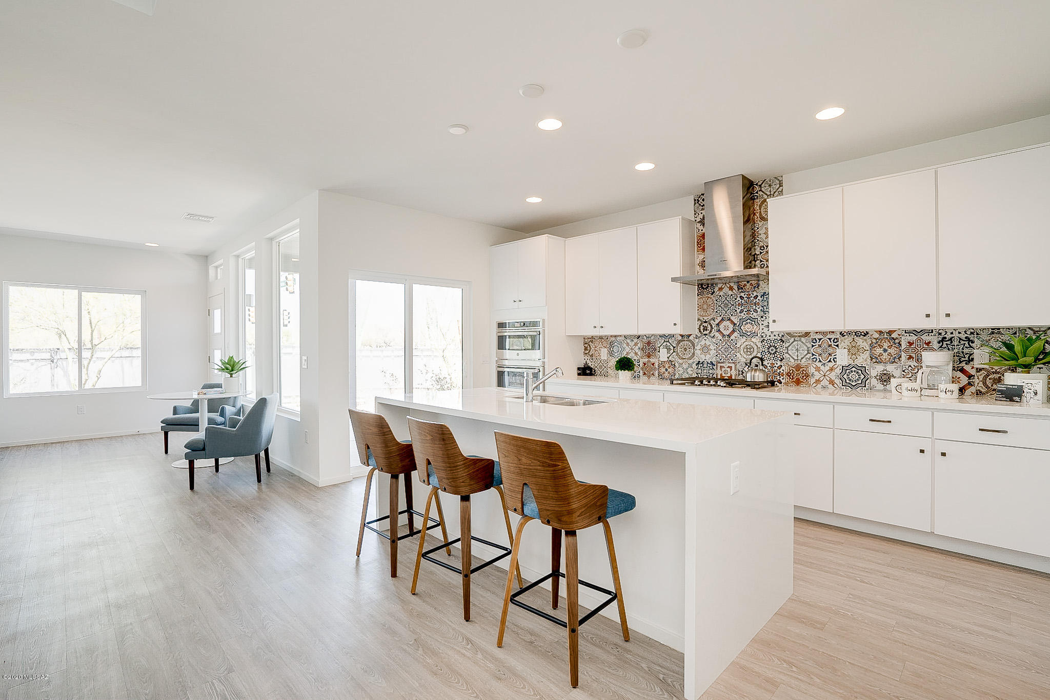 Camino Modern SQ20180120608 - Residential