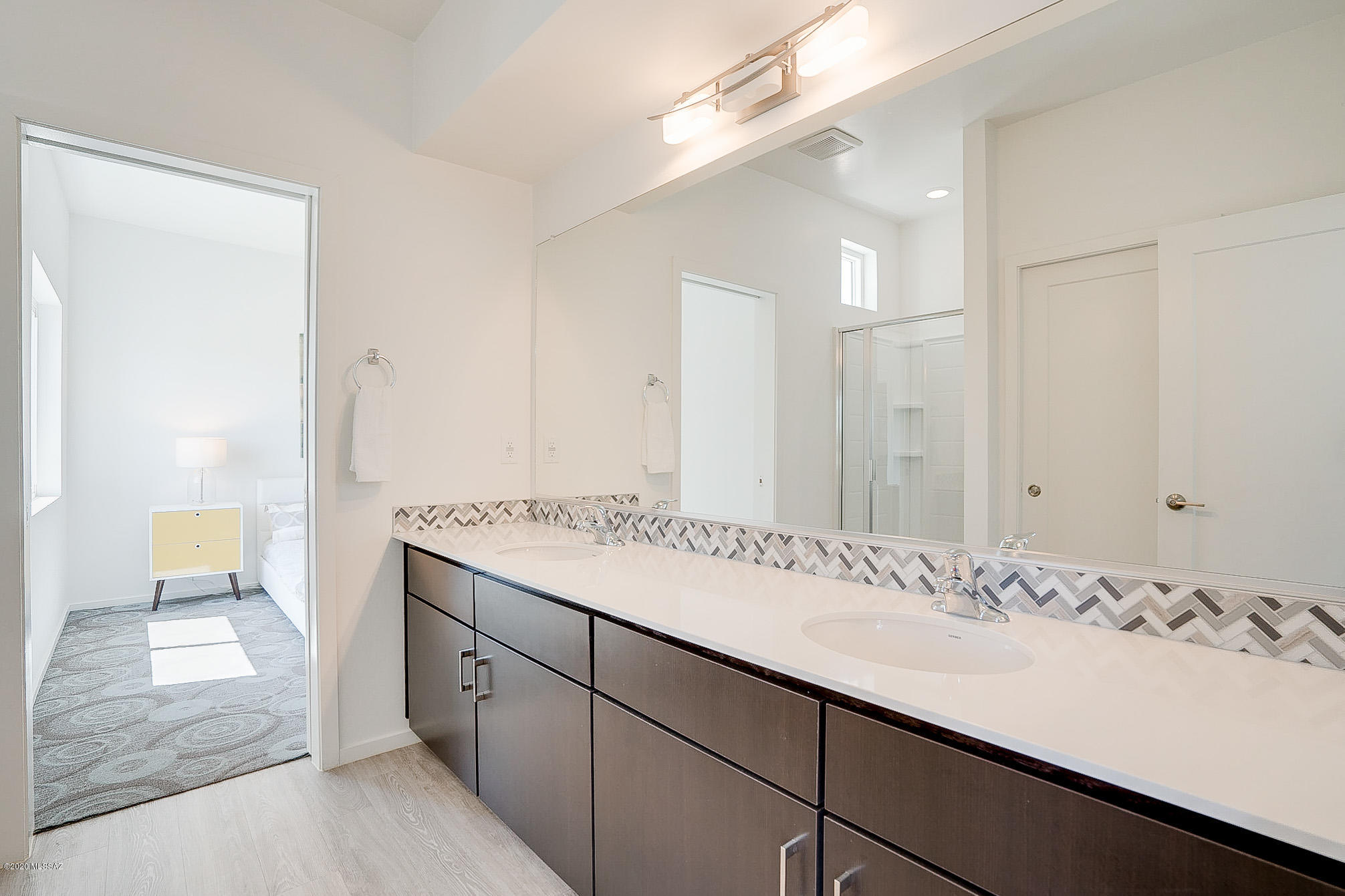 Camino Modern SQ20180120608 - Residential