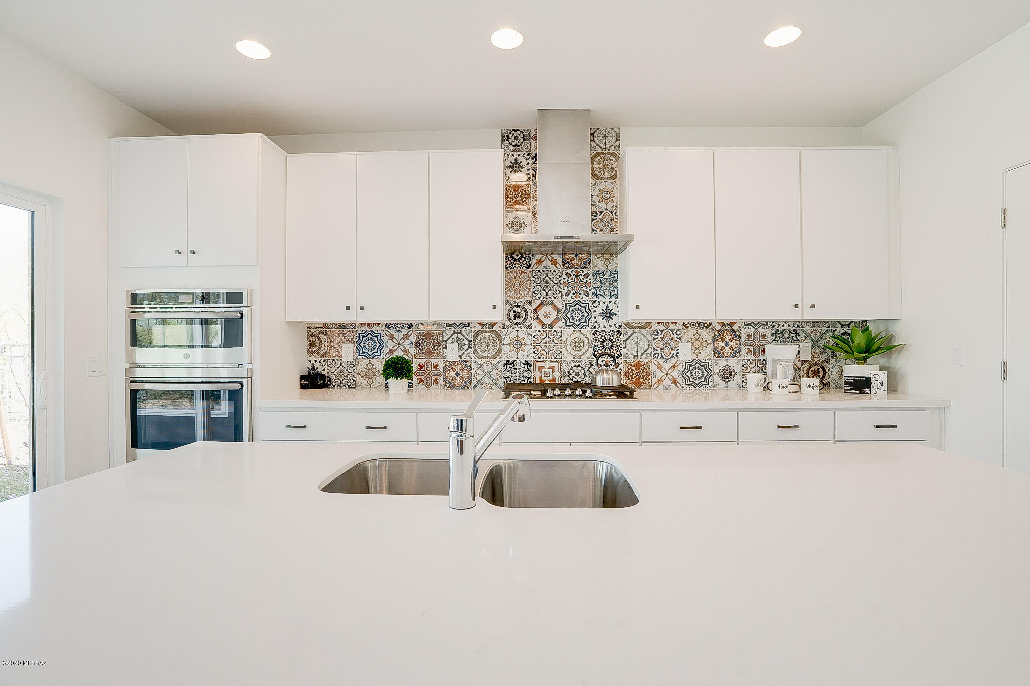 Camino Modern SQ20180120608 - Residential