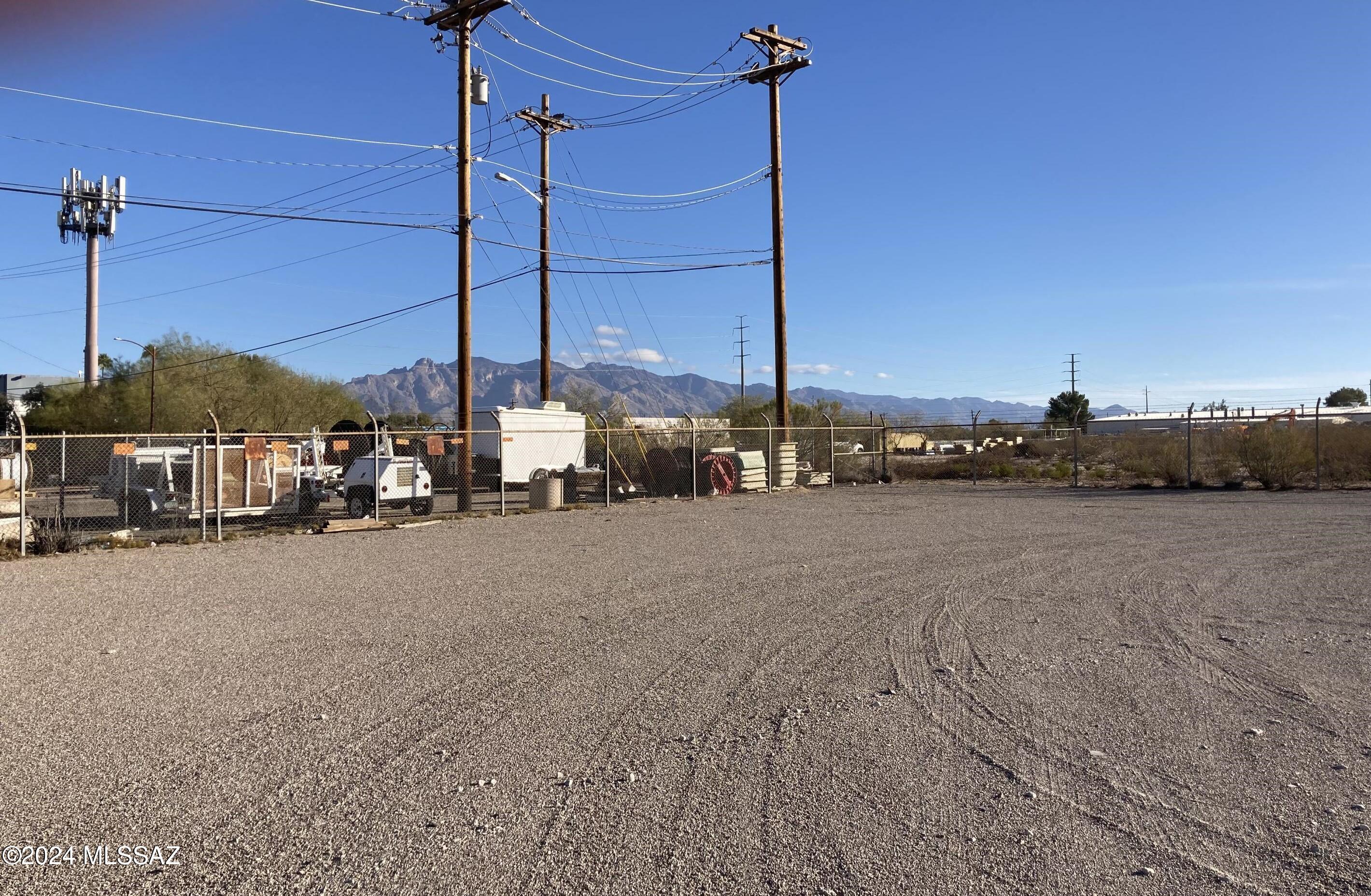 Tucson - Land