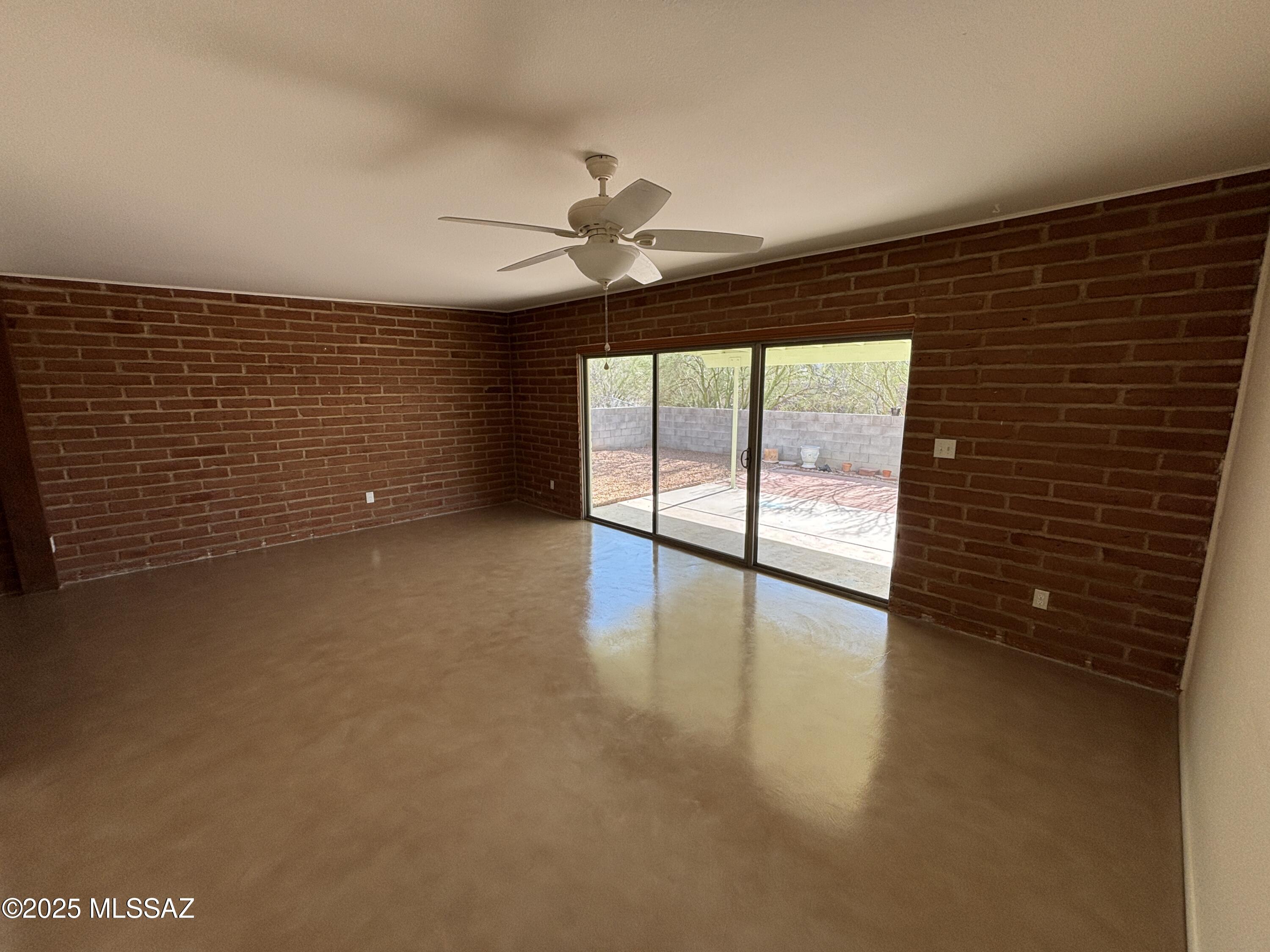 Desert Hills (1-82) - Residential Lease