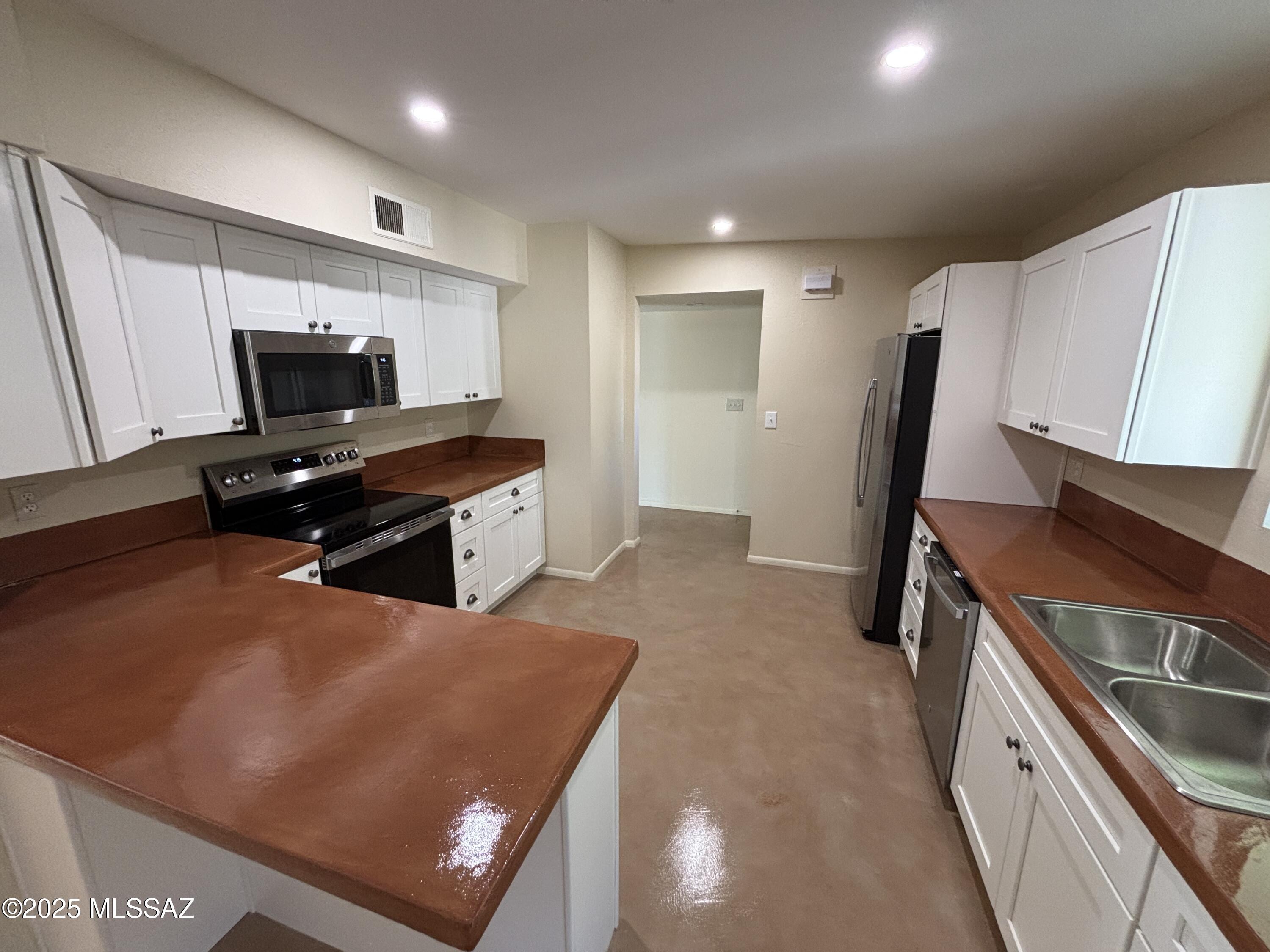 Desert Hills (1-82) - Residential Lease