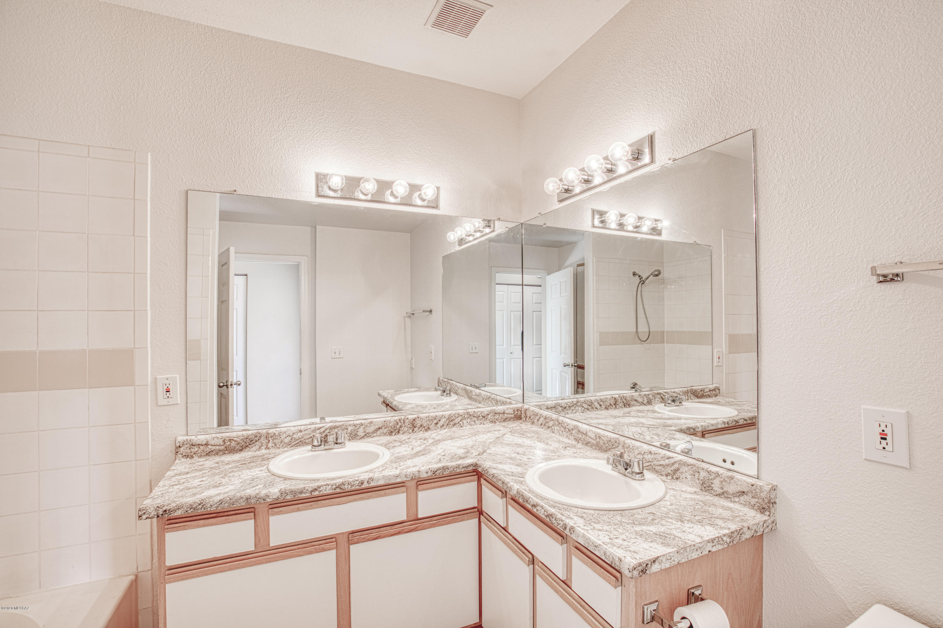The Boulders at La Reserve Condominiums - Residential