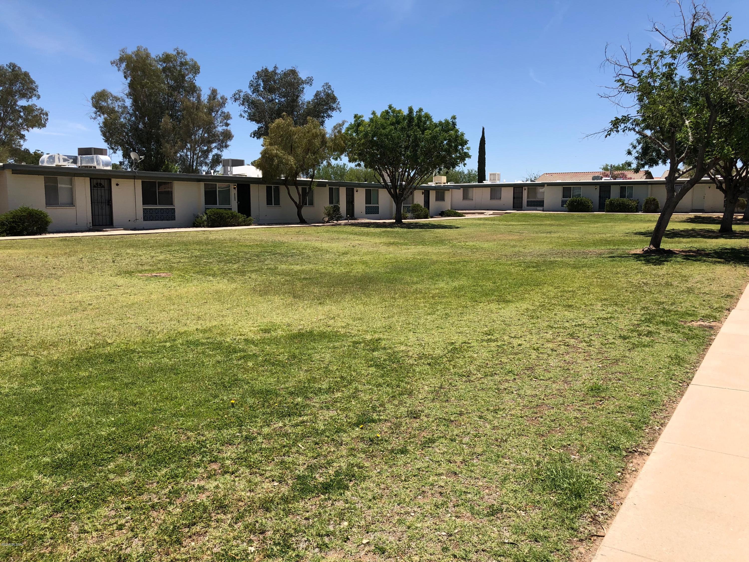 Palm Grove Clusters (186-349, 543) - Residential Lease