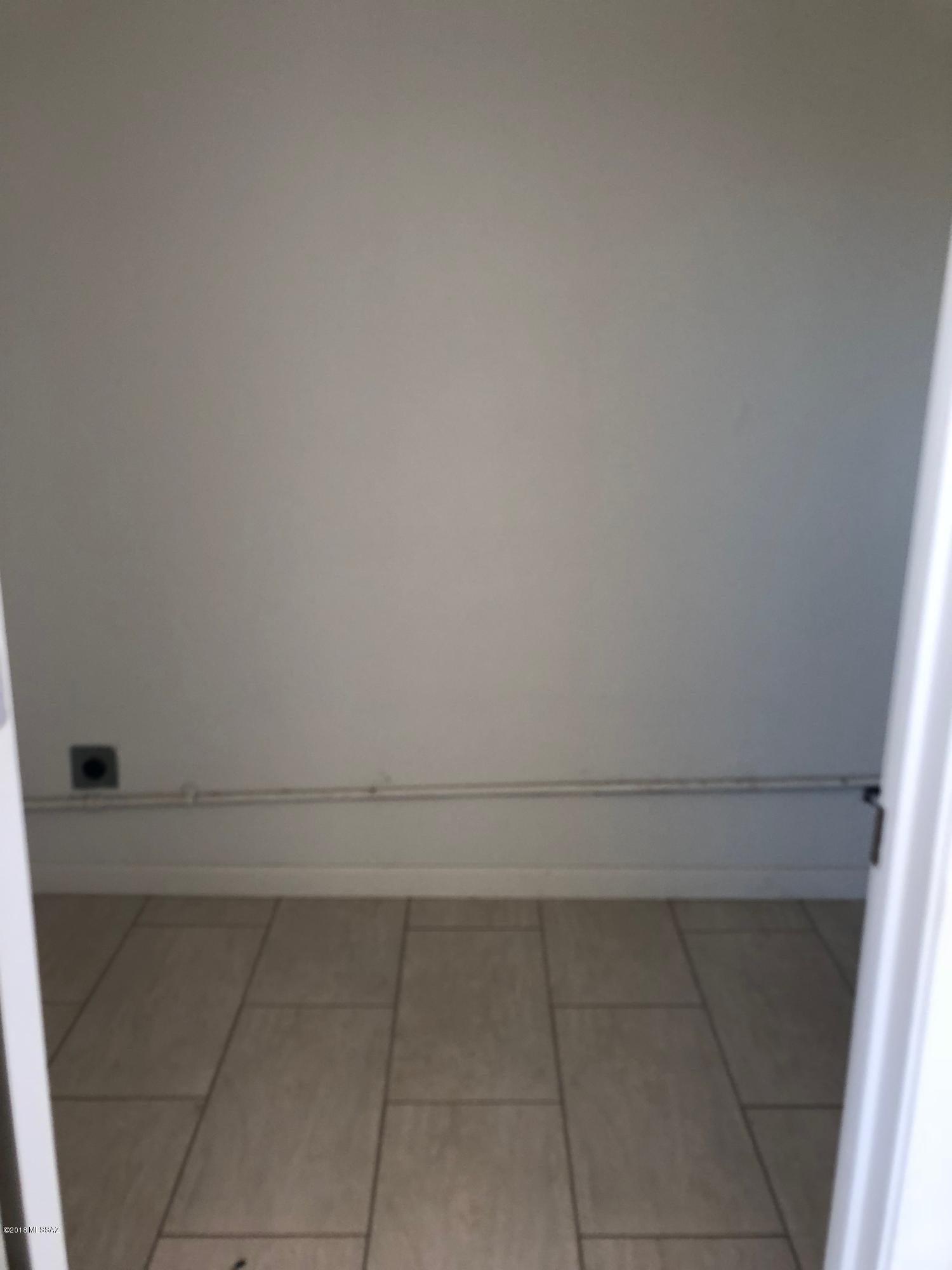 Palm Grove Clusters (186-349, 543) - Residential Lease