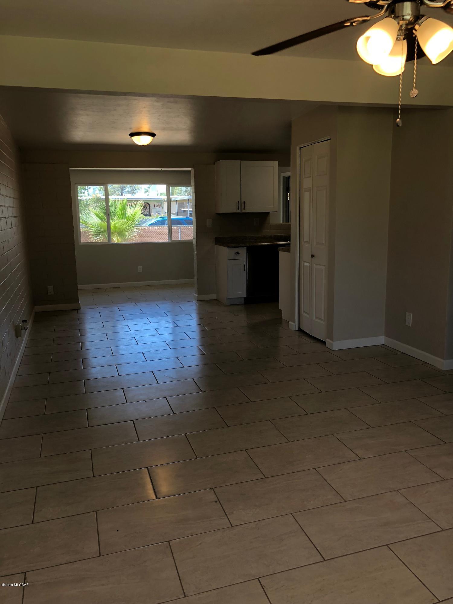 Palm Grove Clusters (186-349, 543) - Residential Lease