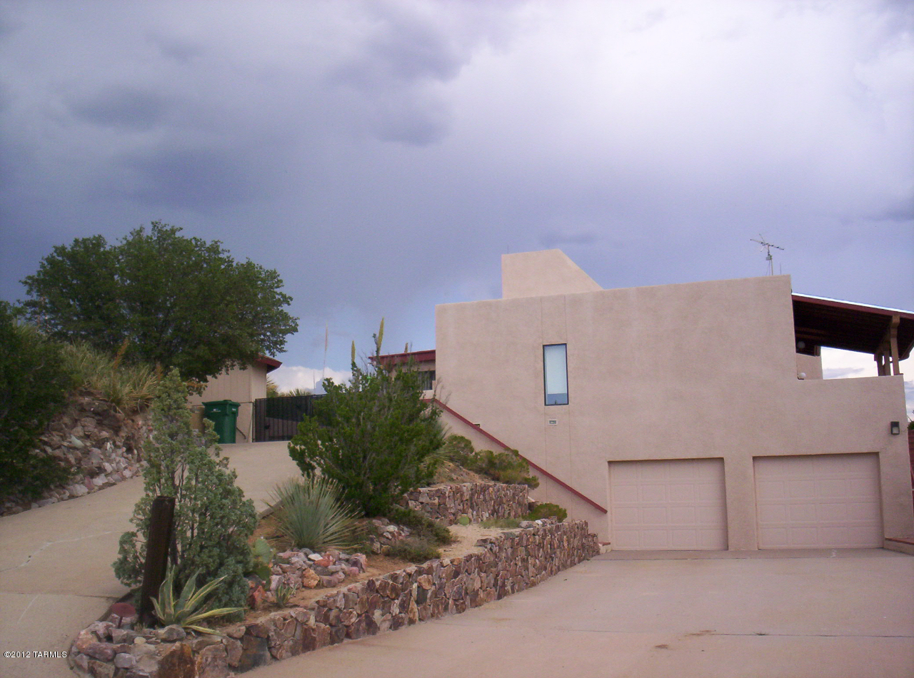 Enjoy the incredible views and pleasant climate of the Town of Oracle from the large wood deck overlooking the foothills of mount Lemon! This large 3 bd Rm w/Den also has a large attic which could be a study/getaway. Must see to appreciate this custom home in a nice private wilderness area in the heart of Oracle!

Please send text to 520-490-5232 with rental address and your email for deposit info and application.