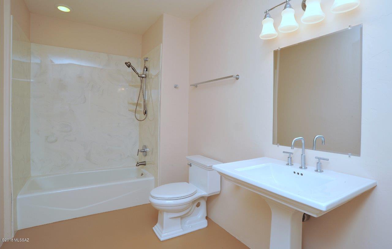 Coyote Creek (1-395) - Residential