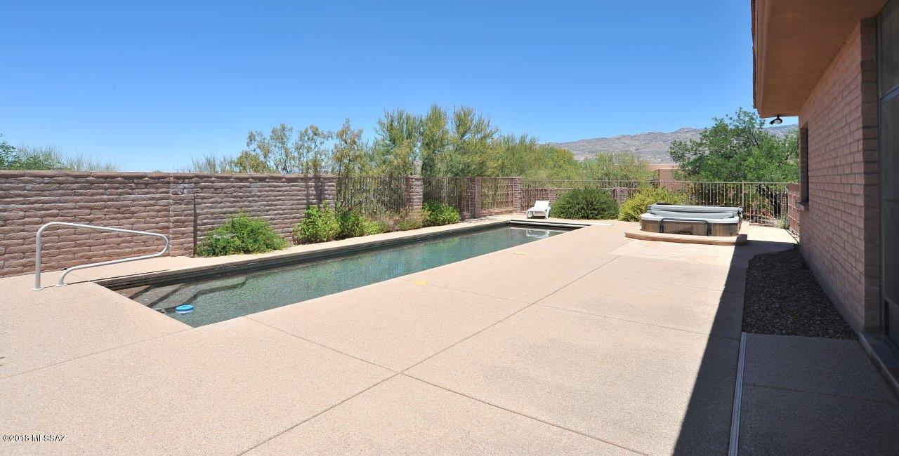 Coyote Creek (1-395) - Residential