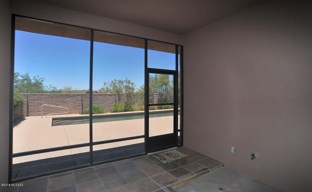Coyote Creek (1-395) - Residential