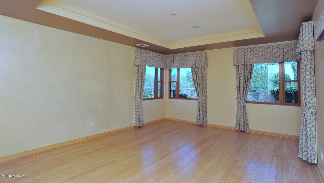 Coyote Creek (1-395) - Residential