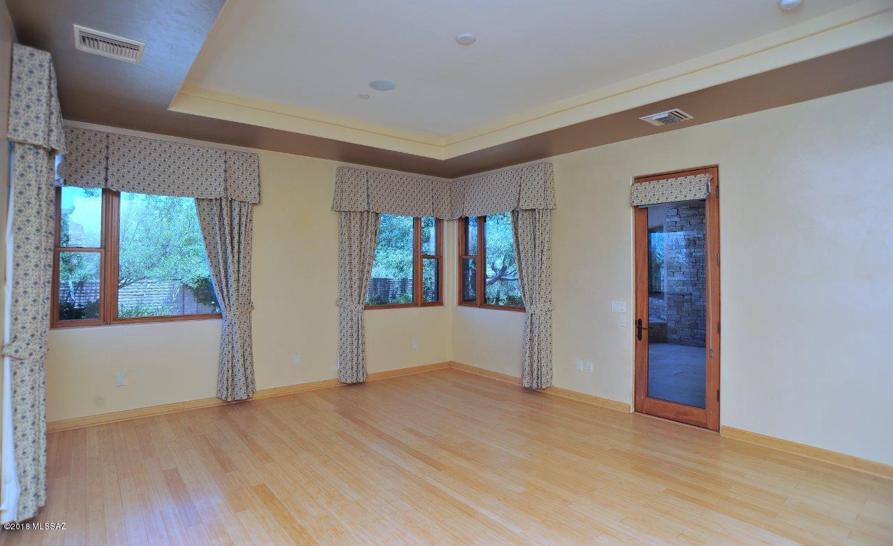 Coyote Creek (1-395) - Residential