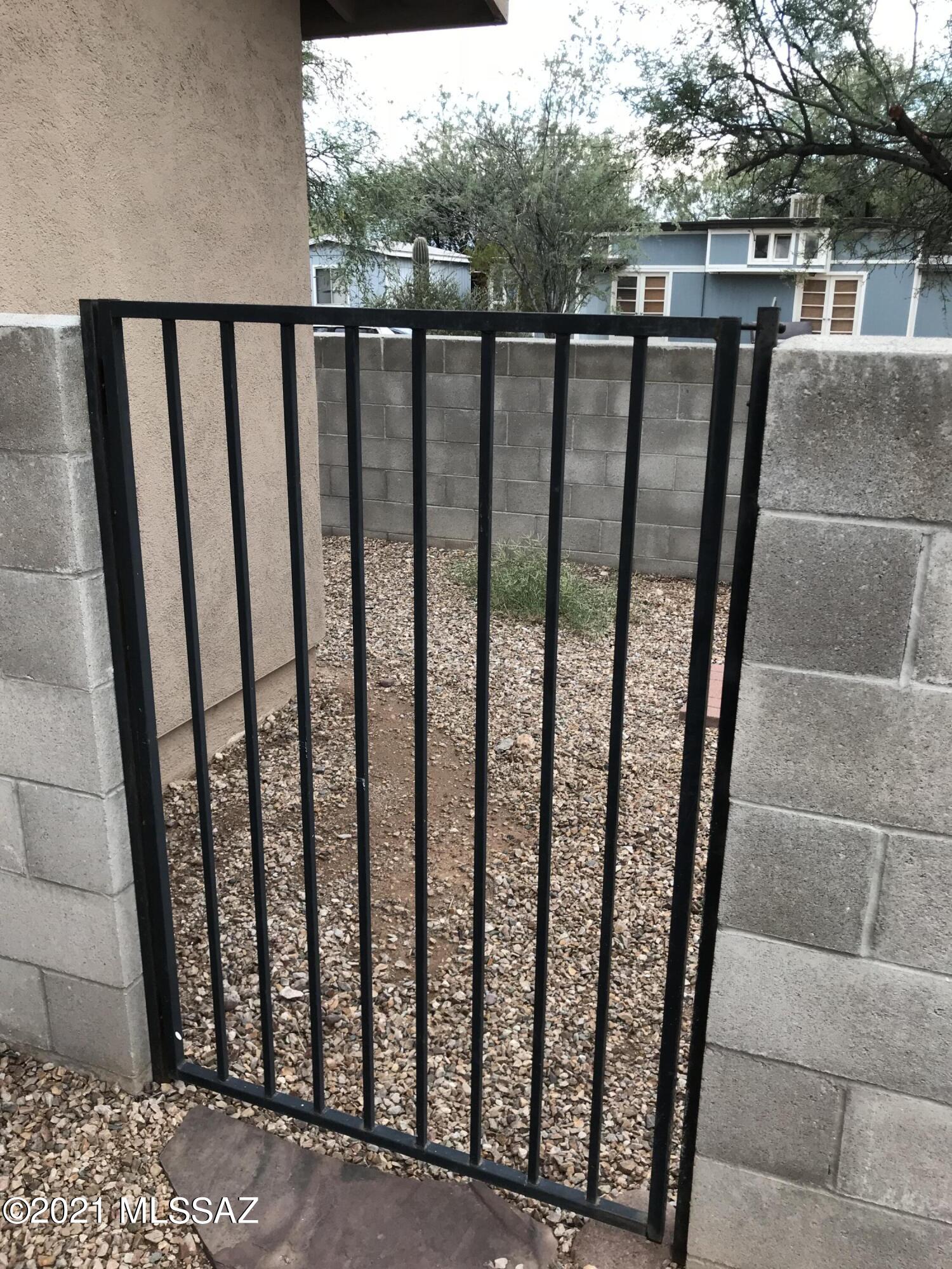 El Pasadena Tract - Residential Lease
